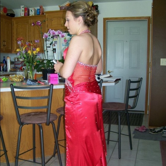 Beautiful Prom or Senior Ball Dress - Picture 2 of 8